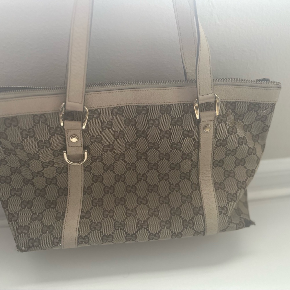 Authentic Gucci GG Canvas Tote Bag – Classic Monogram – Tan Leather Trim - Picture 10 of 15